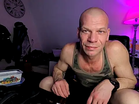 Snapshot of Kinky_Play1 chatting on 03/08/26, 06:34 Kinky Play1 online show from 03/08/26, 06:34