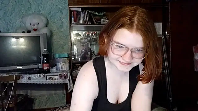 Snapshot of Nessa_Vessa chatting on 10/26/25, 02:12 Nessa Vessa online show from 10/26/25, 02:12