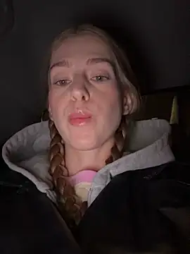 kira mia online show from 11/24/25, 03:12