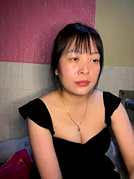 Snapshot of Butterfly_kee chatting on 10/25/25, 02:46 Butterfly kee online show from 10/25/25, 02:46