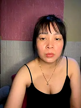 Snapshot of Butterfly_kee chatting on 10/27/25, 02:10 Butterfly kee online show from 10/27/25, 02:10