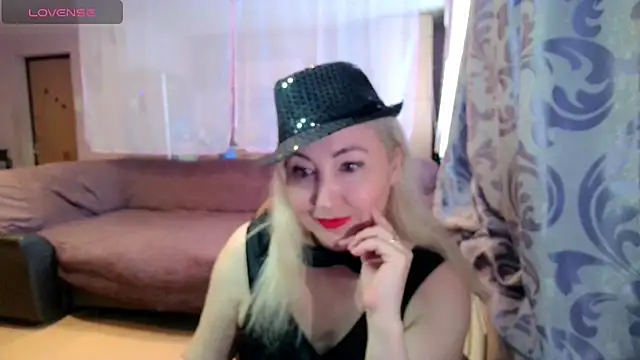 LadyKriss online show from 12/23/25, 09:18