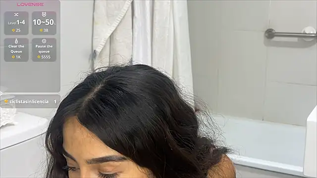 Snapshot of julia_mendes chatting on 11/29/25, 03:53 julia mendes online show from 11/29/25, 03:53