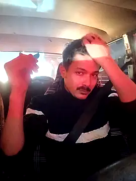 Snapshot of Axe-man_44 chatting on 11/14/25, 02:27 Axe-man 44 online show from 11/14/25, 02:27