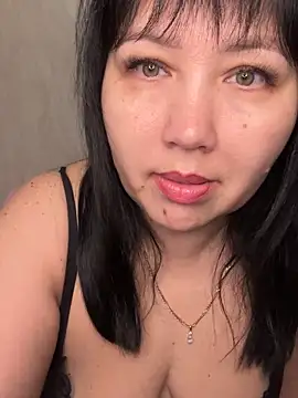 Love  Mom online show from 11/17/25, 04:40