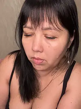 Love  Mom online show from 11/24/25, 03:45