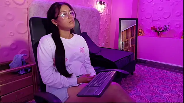 dalya03 online show from 10/19/25, 02:40
