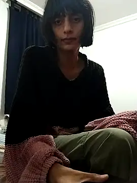 Snapshot of sophiasleepy1 chatting on 10/23/25, 02:33 sophiasleepy1 online show from 10/23/25, 02:33