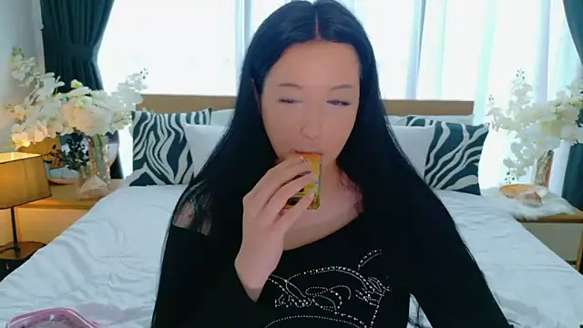 Snapshot of Felicia_Herceg chatting on 11/20/25, 06:46 Felicia Herceg online show from 11/20/25, 06:46