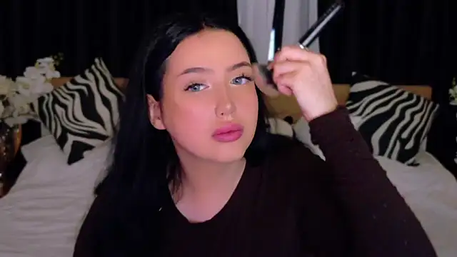 Snapshot of Felicia_Herceg chatting on 11/23/25, 06:19 Felicia Herceg online show from 11/23/25, 06:19