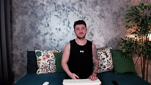 Snapshot of Ethan__S chatting on 12/21/24, 04:30 Ethan S online show from 12/21/24, 04:30