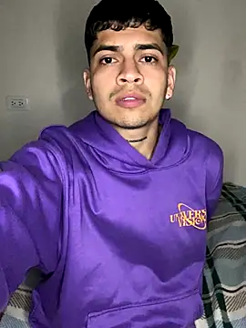 Snapshot of 12Andrew_23 chatting on 10/20/25, 01:50 12Andrew 23 online show from 10/20/25, 01:50