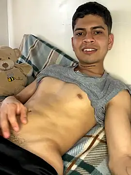 Snapshot of 12Andrew_23 chatting on 10/22/25, 06:51 12Andrew 23 online show from 10/22/25, 06:51