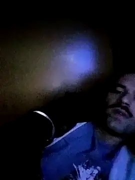 Snapshot of Camionista121998 chatting on 11/07/25, 11:05 Camionista121998 online show from 11/07/25, 11:05