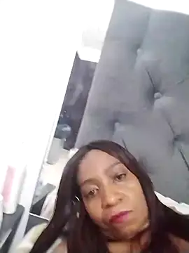 Snapshot of laseducida chatting on 12/14/25, 03:23 laseducida online show from 12/14/25, 03:23