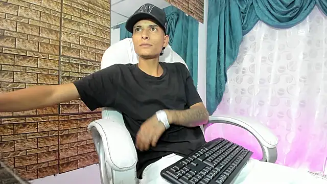 paul booy online show from 10/24/25, 02:52