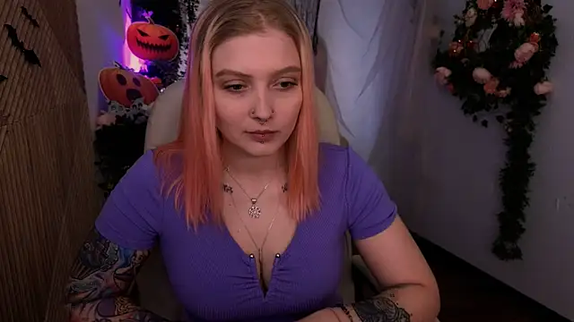 Snapshot of Kiki_shay chatting on 10/27/25, 08:46 Kiki shay online show from 10/27/25, 08:46