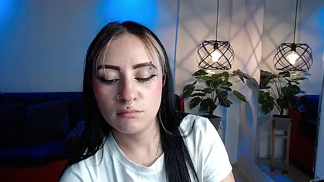 Christine julianne online show from 10/23/25, 08:07