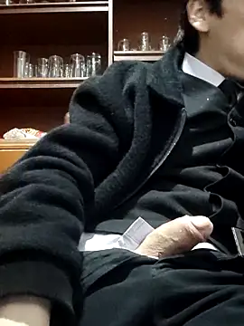 Snapshot of Carriata_larry chatting on 11/15/25, 03:15 Carriata larry online show from 11/15/25, 03:15