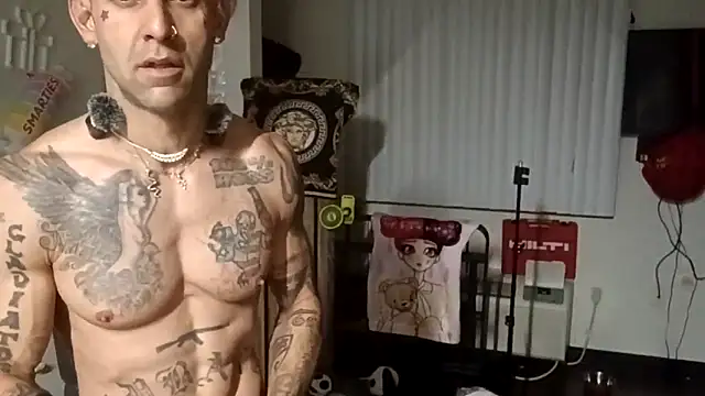 Snapshot of alphacloudGod chatting on 11/05/25, 01:49 alphacloudGod online show from 11/05/25, 01:49