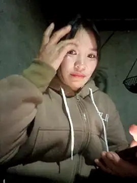 chipu06 online show from 11/30/25, 10:30