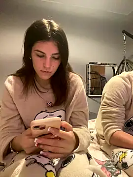 Brunnettebabe007 online show from 11/08/25, 04:23