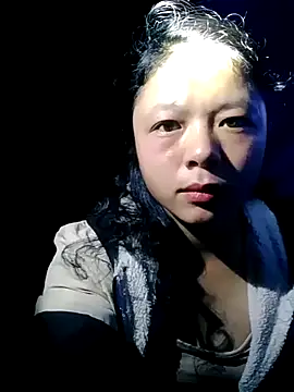 Snapshot of lisa-bae00 chatting on 10/21/25, 09:37 lisa-bae00 online show from 10/21/25, 09:37