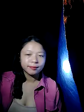 Snapshot of lisa-bae00 chatting on 10/25/25, 09:42 lisa-bae00 online show from 10/25/25, 09:42