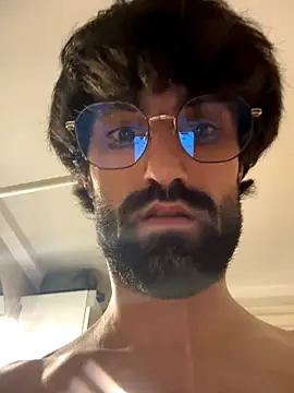 Snapshot of Paapii1098 chatting on 11/07/25, 01:38 Paapii1098 online show from 11/07/25, 01:38