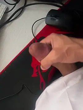 Snapshot of Alexgraph chatting on 10/26/25, 05:57 Alexgraph online show from 10/26/25, 05:57