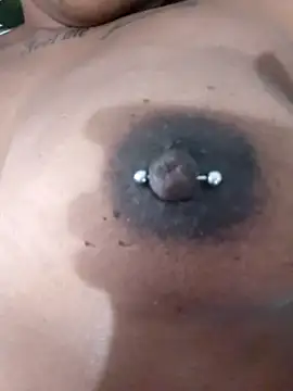 Snapshot of Jennyy31 chatting on 11/21/25, 10:03 Jennyy31 online show from 11/21/25, 10:03