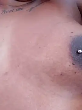 Snapshot of Jennyy31 chatting on 11/28/25, 09:01 Jennyy31 online show from 11/28/25, 09:01