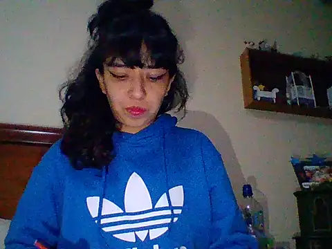 Snapshot of RedVelvet420 chatting on 10/23/25, 02:33 RedVelvet420 online show from 10/23/25, 02:33