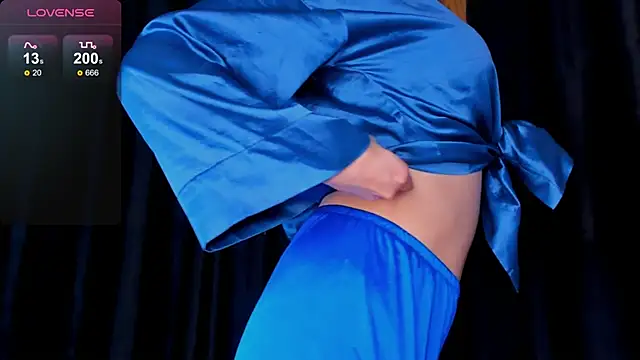 naomi hayess online show from 10/29/25, 03:20