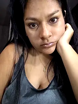 Snapshot of Malevas chatting on 10/31/25, 04:24 Malevas online show from 10/31/25, 04:24