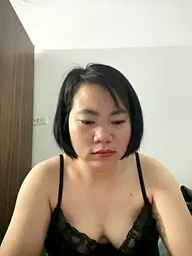 Deer nice online show from 10/22/25, 03:45