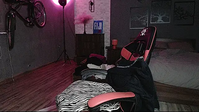 AuroraKeepFuck online show from 11/07/25, 12:32