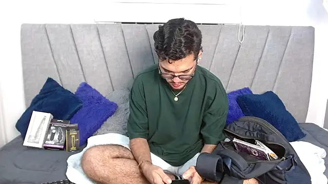 Zac Golden online show from 10/30/25, 06:04