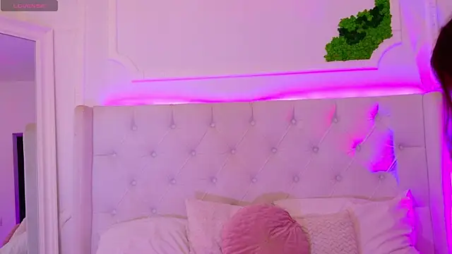 ElisaCharm online show from 07/08/26, 04:06