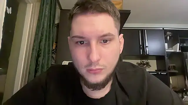 Snapshot of Pablo_benzoo chatting on 10/21/25, 03:24 Pablo benzoo online show from 10/21/25, 03:24