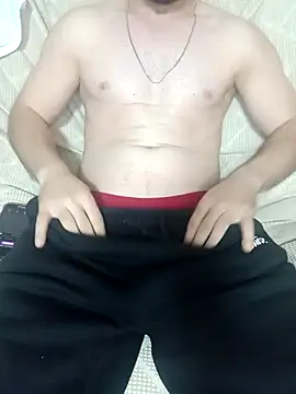 Snapshot of lazzzz09 chatting on 11/02/25, 03:36 lazzzz09 online show from 11/02/25, 03:36