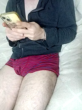 Snapshot of lazzzz09 chatting on 11/20/25, 02:06 lazzzz09 online show from 11/20/25, 02:06