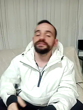 Snapshot of lazzzz09 chatting on 11/22/25, 10:09 lazzzz09 online show from 11/22/25, 10:09