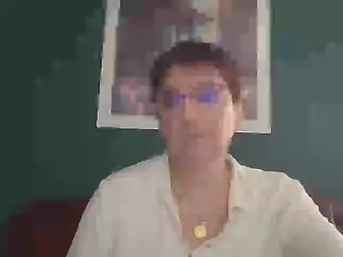 Snapshot of mymybebe chatting on 10/25/25, 12:34 mymybebe online show from 10/25/25, 12:34