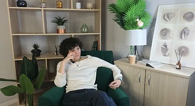 PhebeCharron online show from 10/21/25, 03:13