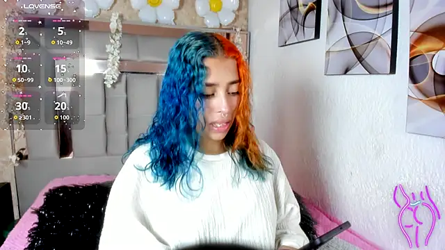 Snapshot of Cristall_ravven chatting on 11/05/25, 08:20 Cristall ravven online show from 11/05/25, 08:20