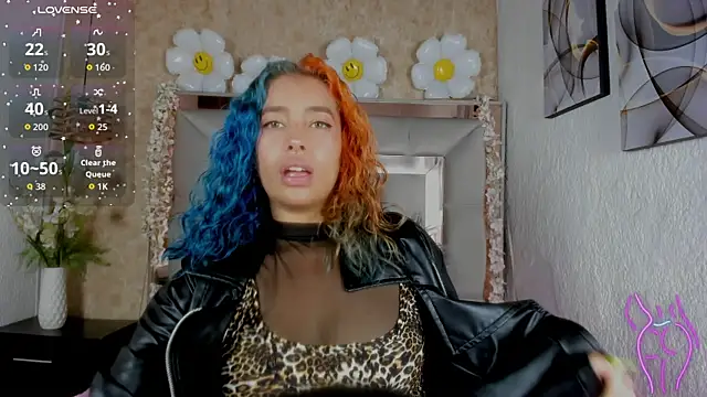 Snapshot of Cristall_ravven chatting on 11/20/25, 03:01 Cristall ravven online show from 11/20/25, 03:01