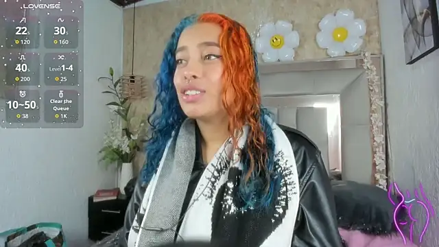 Snapshot of Cristall_ravven chatting on 12/03/25, 12:40 Cristall ravven online show from 12/03/25, 12:40