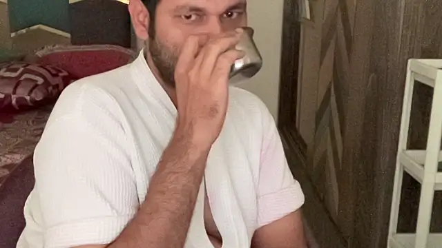 MakeMeAwareAah online show from 10/24/25, 04:09