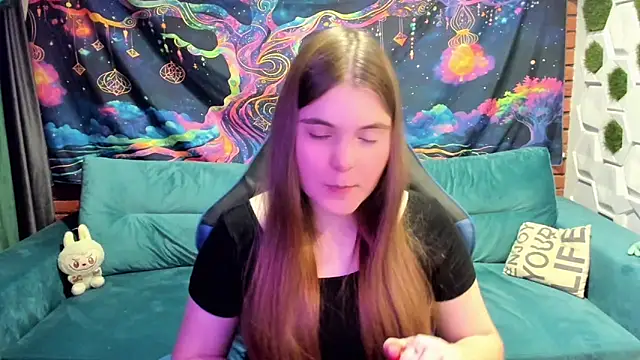 Snapshot of MiraaBloom chatting on 10/27/25, 01:59 MiraaBloom online show from 10/27/25, 01:59